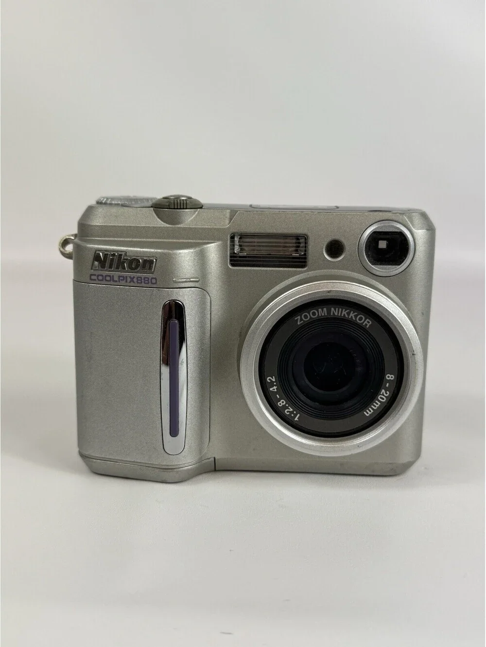 Nikon E880 Coolpix 880 Digital Camera 3.2MP 3.0x Optical Zoom Not Tested